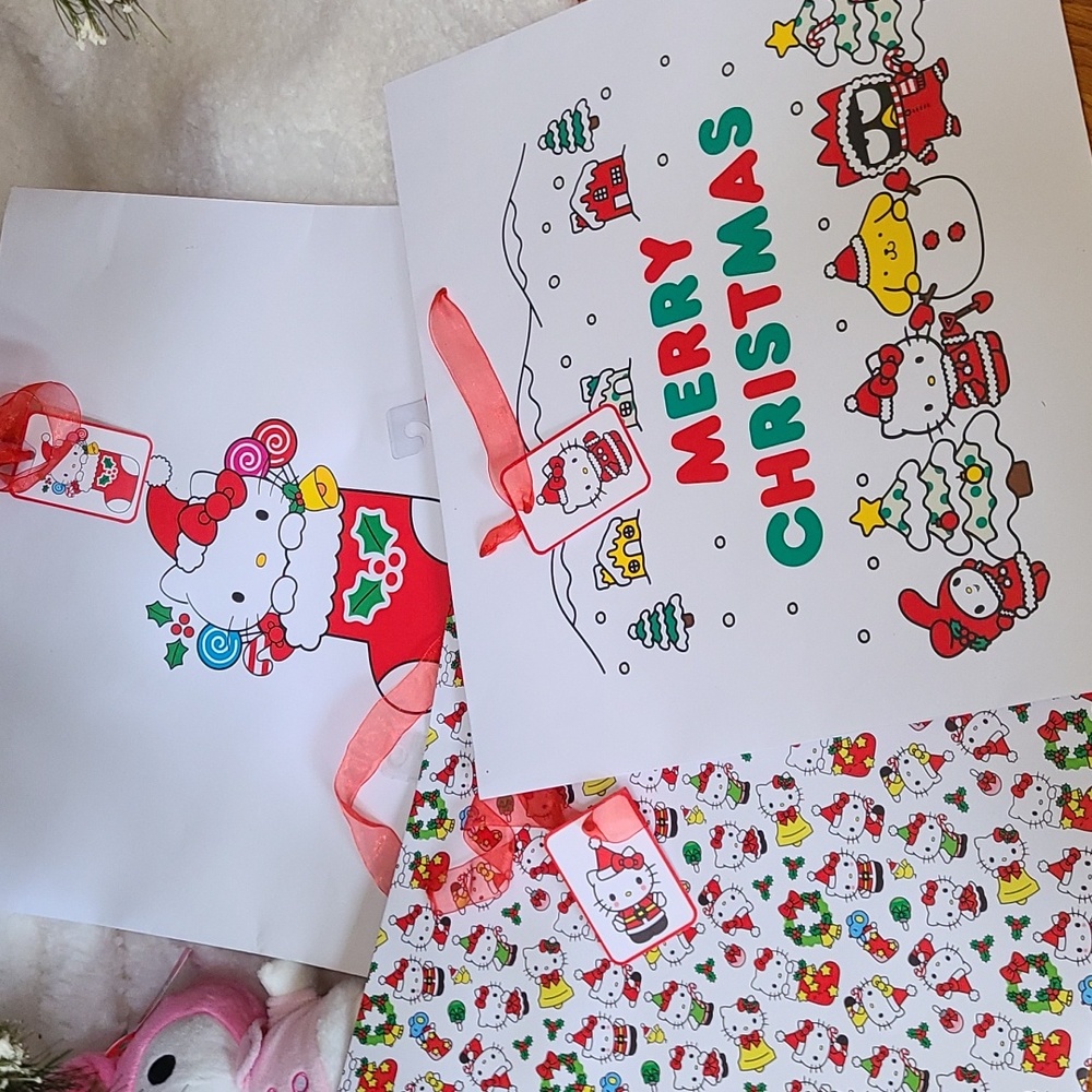 Hello Kitty Christmas Gift Bag Set